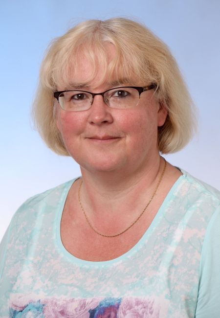 Iris Stöber, Steuerfachangestellte